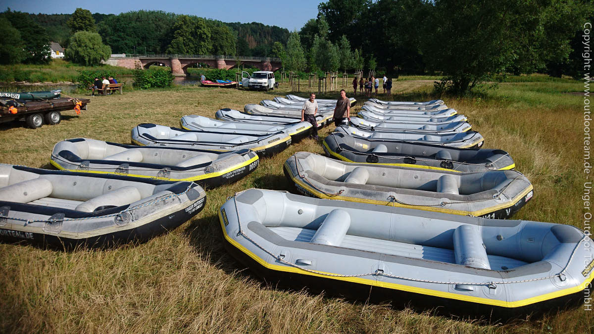 Die letzten Wochen vor den Sommerferien herrscht immer viel Nachfrage nach den Schulkasssen-Bootstouren auf der Mulde