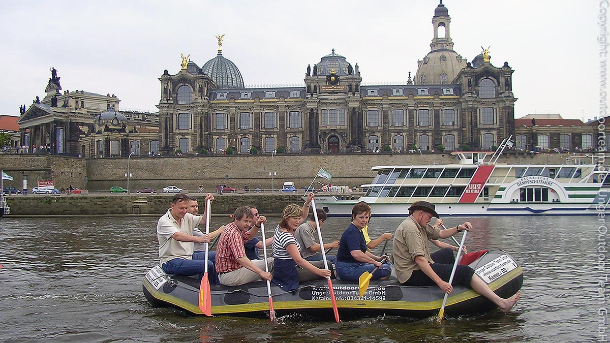 Schlauchboot-Event für eine Kleingruppe - Dresden City aus der "Flussperspektive" (Fluss: Elbe)