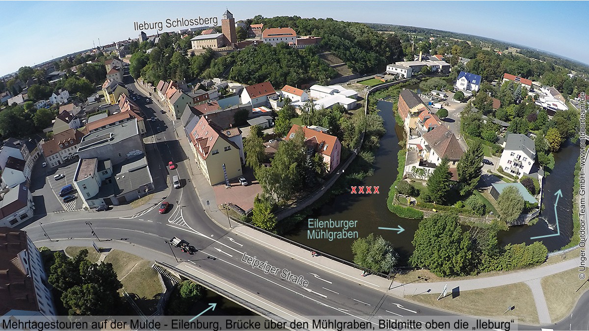 Luftbild Stadtzentrum Eilenburg mit Blick auf den Eilenburger Mühlgraben. Nach Unterquerung der Brücke rechts halten.