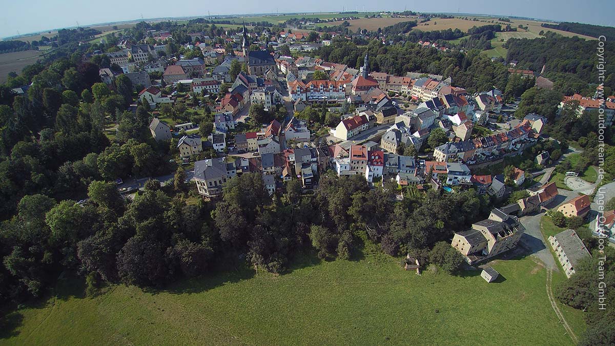 Luftbild: Blick in westliche Richtung auf die Töpferstadt Waldenburg