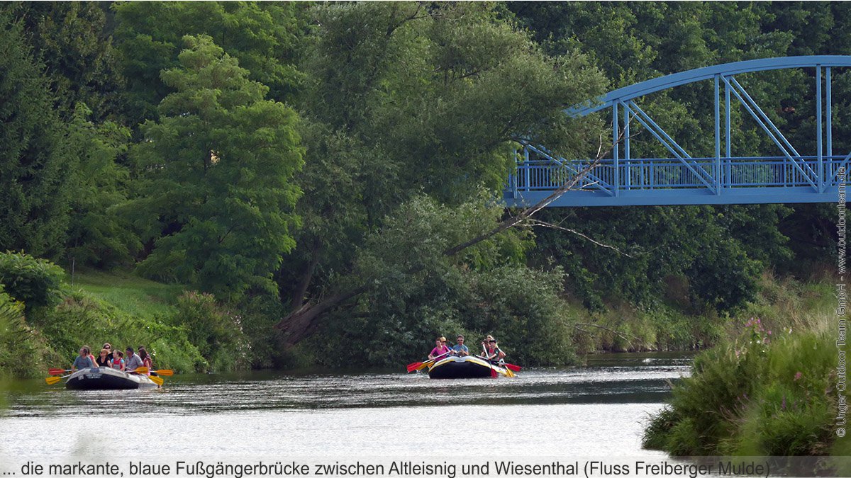 Markanter Orientierungspunkt: die Fußgängerbrücke zwischen Altleisnig und Wiesenthal (Fluss Freiberger Mulde) Schlauchbootvermietstrecke C