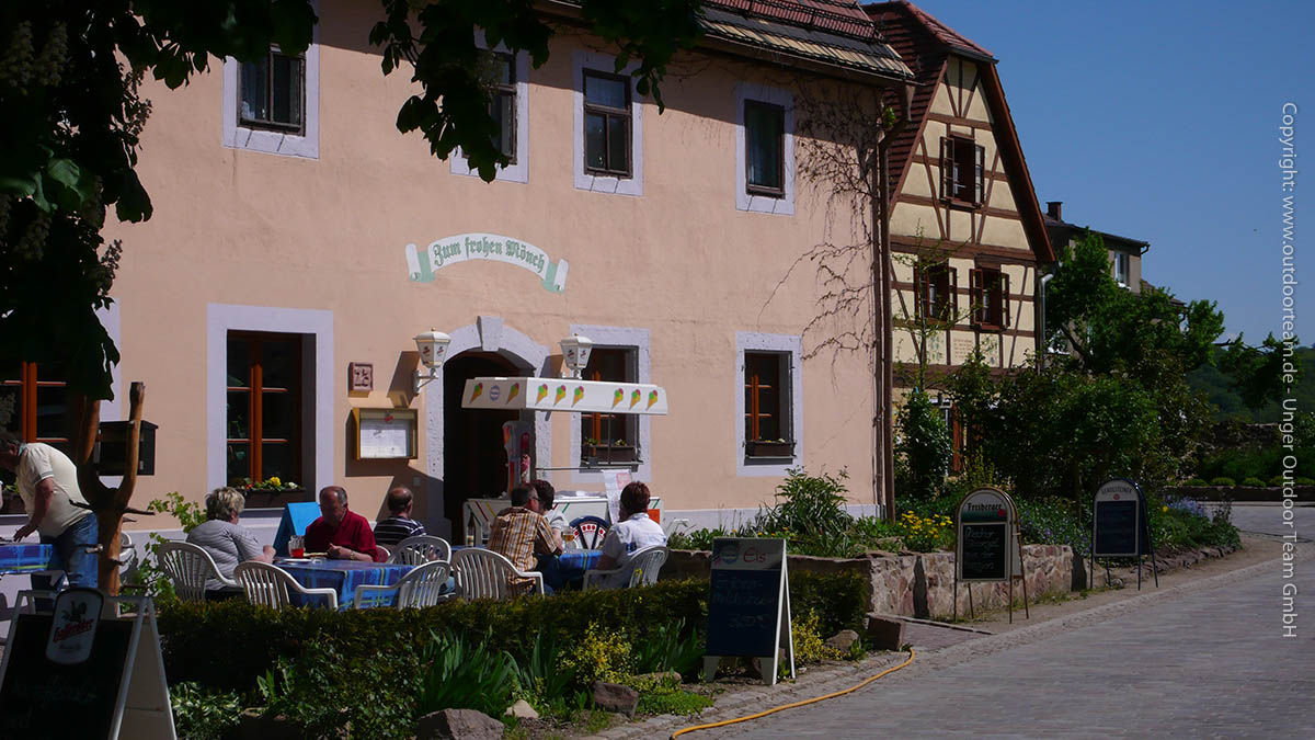 Klosterschänke Gastwirtschaft und Biergarten "Zum frohen Mönch" - nur wenige Meter vom Abenteuercamp bzw. der FeWo entfernt.