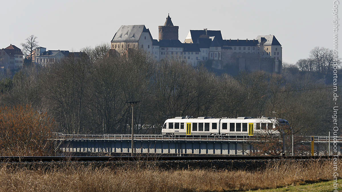 Neben der Anreise per PKW gelangt man auch mit der Bahn nach Klosterbuch. Regionalbahn RB 110 von Leipzig über Grimma bis nach Döbeln. Haltestelle ist: Klosterbuch.