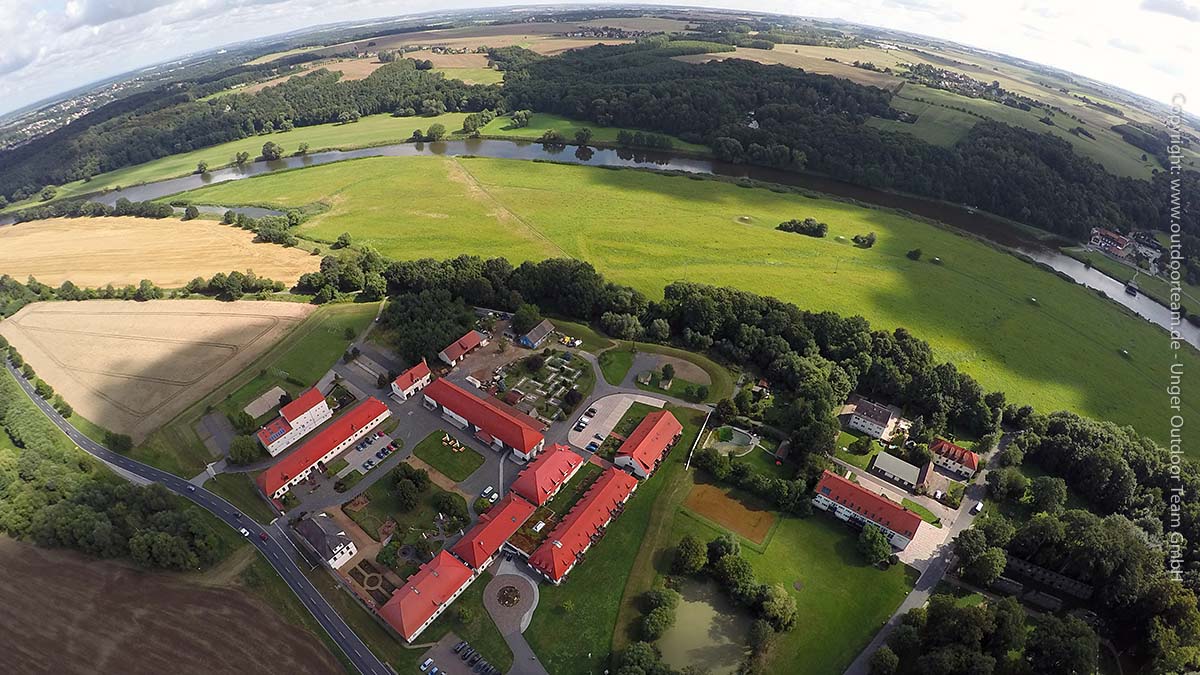 Im Bild: Tagungshotel Kloster Nimbschen. In Mitteldeutschland bieten wir für eine Vielzahl von Hotels und Bildungseinrichtungen Outdoorsport-Aktivitäten an.