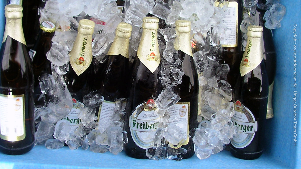 Getränkeservice - als Kühlbox mit Bier und alkoholfreien Getränken für die Tour bis zum Komplettservice bei Grillpicknicks und Eventgastronomie.